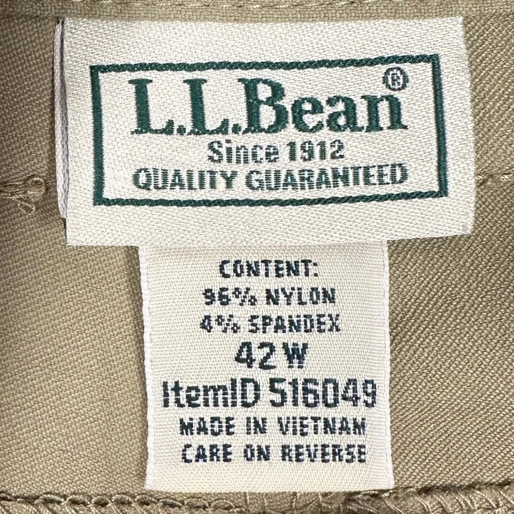 L.L. Bean Vista Camp Shorts Mens 42 Tan Hiking Trail Outdoor Stretch Flat Front